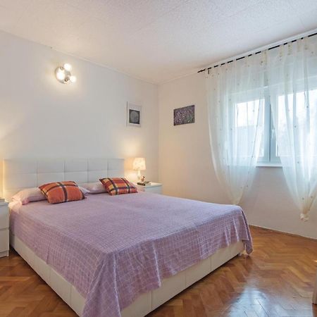 Awesome Apartment In Fazana With Wifi Exterior photo