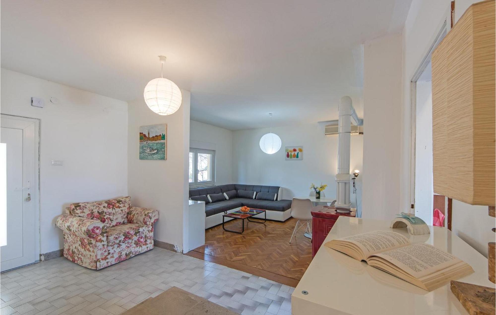 Awesome Apartment In Fazana With Wifi Exterior photo